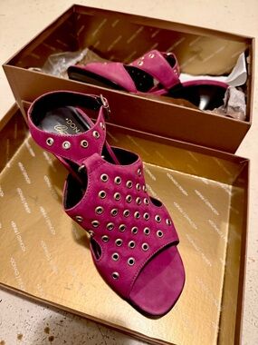 Donald J. Pliner Fuchsia Suede Eyelet Block-Heel Sandals- size 7.5